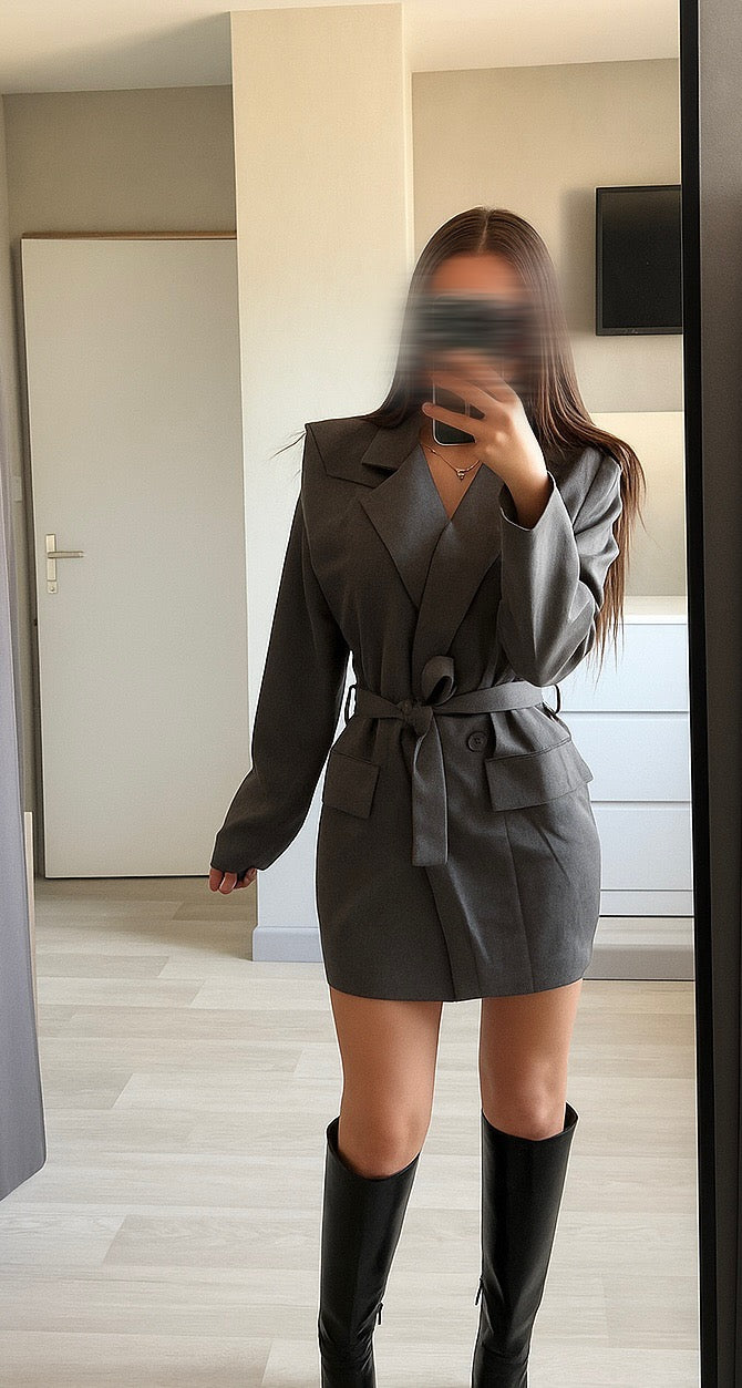 Blazer à épaulettes avec ceinture