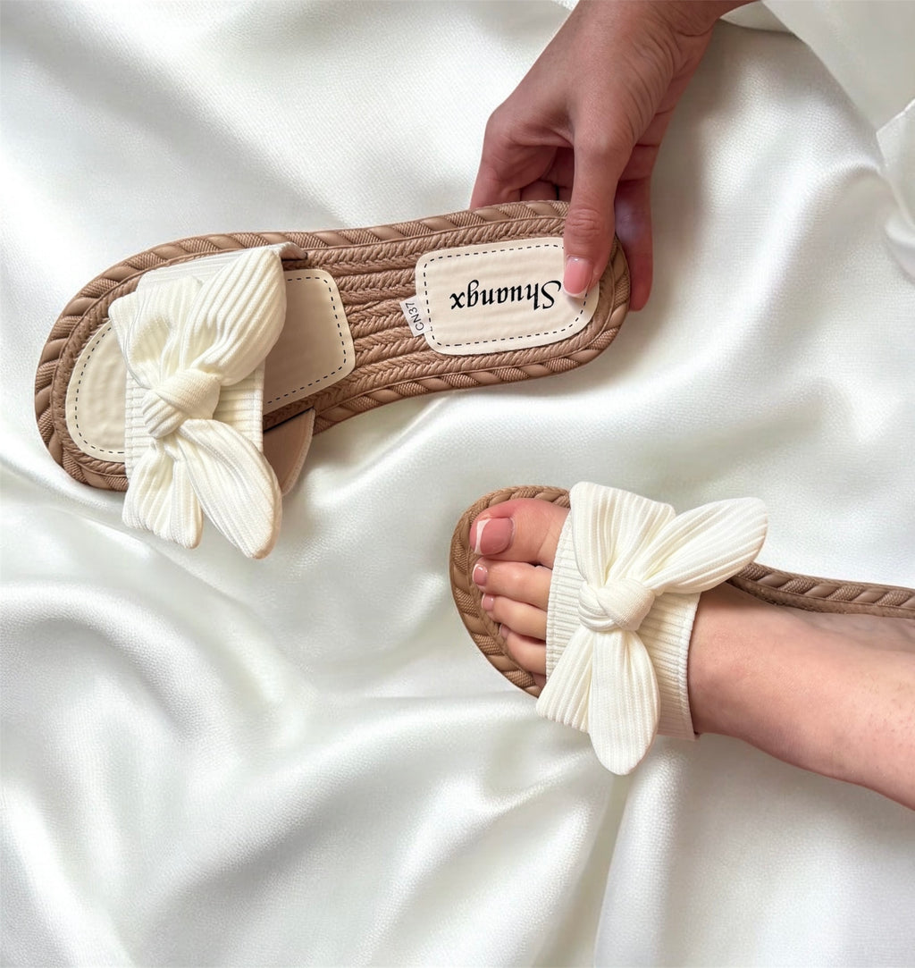 Claquettes avec noeud