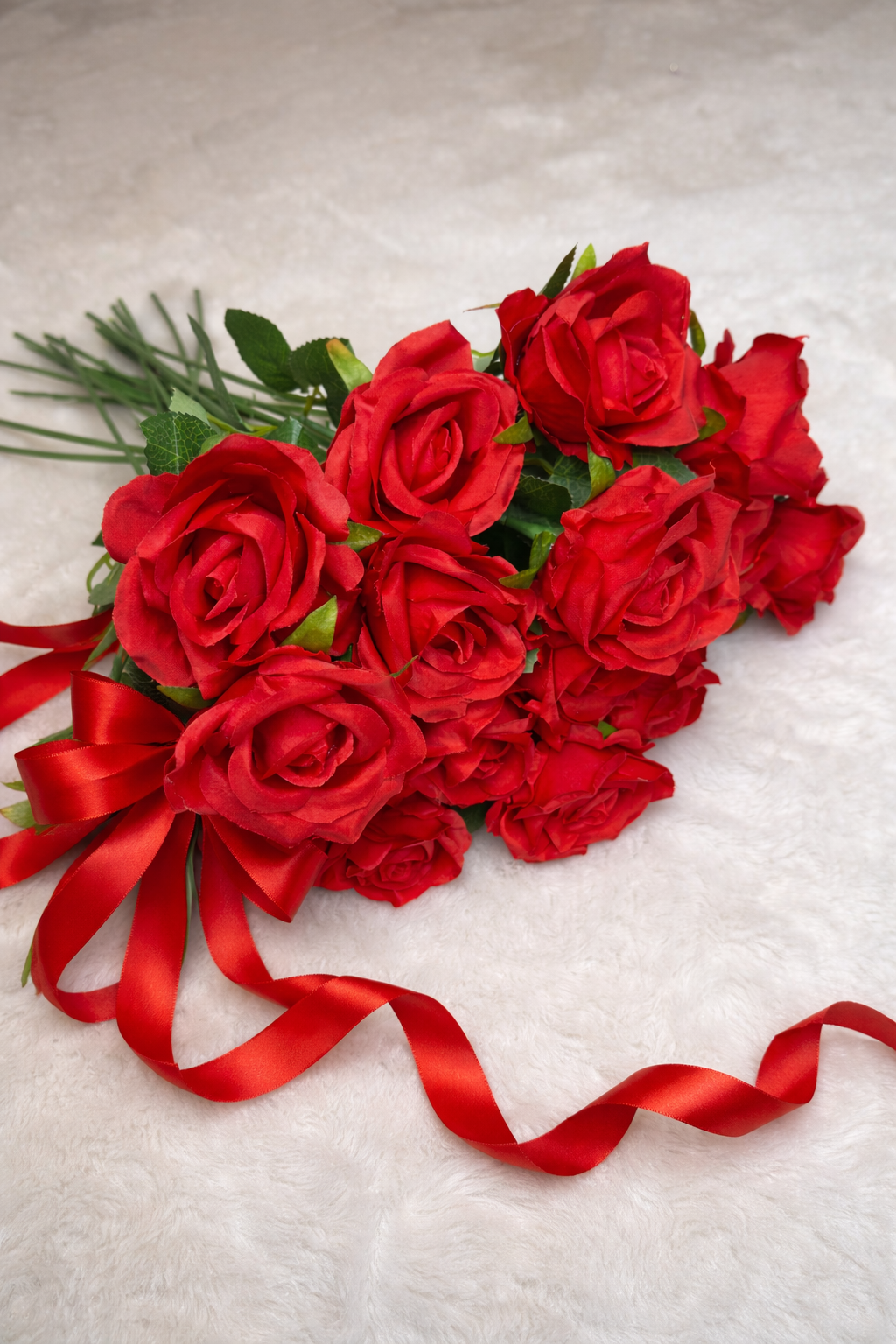 Rose rouge artificielle